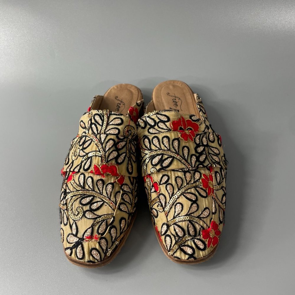 Free People Gold Embroidered Loafers, Size 36 - Picture 4 of 10
